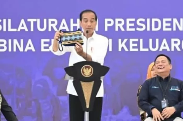 Jokowi Siapkan Keputusan Presiden Usai Terima Surat Pengunduran Mahfud Md