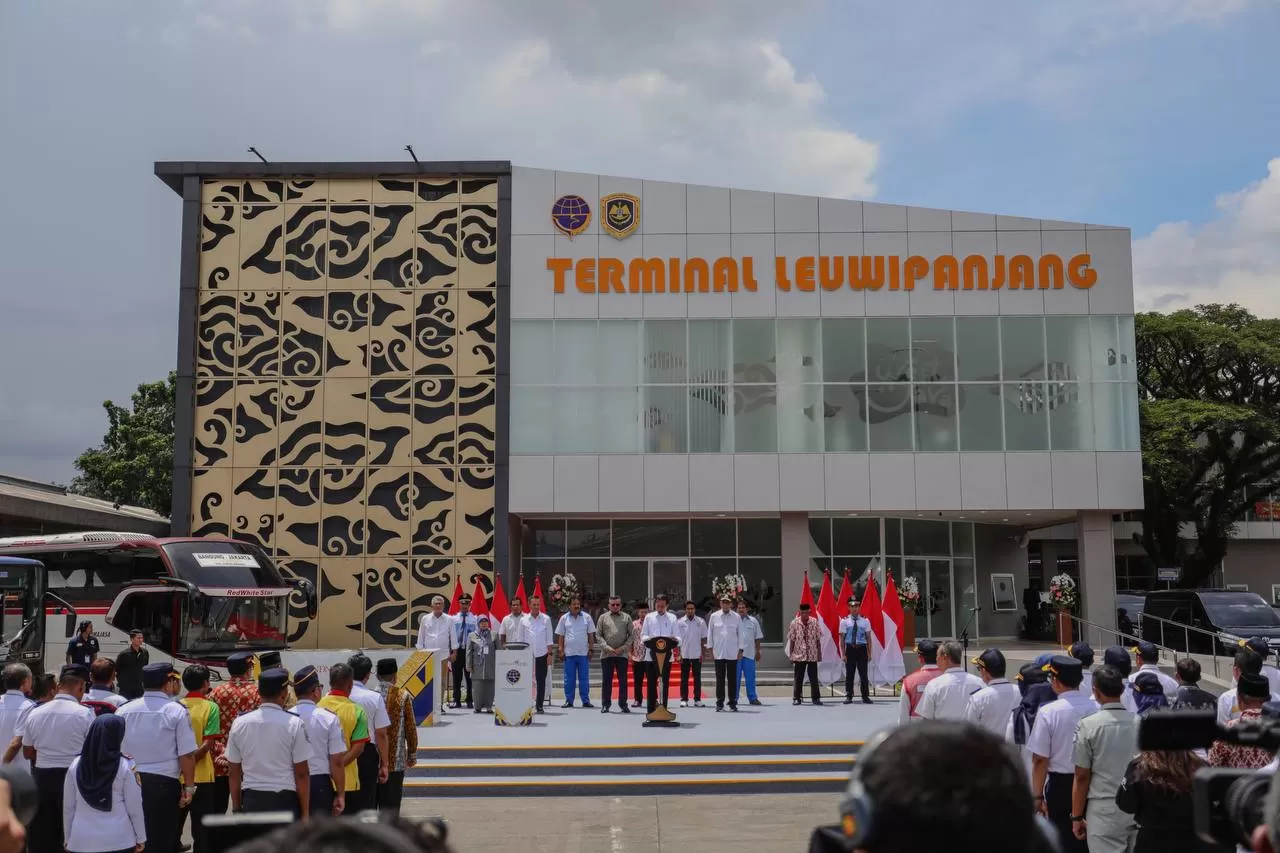 Semakin Nyaman, Presiden Jokowi Resmikan Terminal Leuwipanjang Kota Bandung